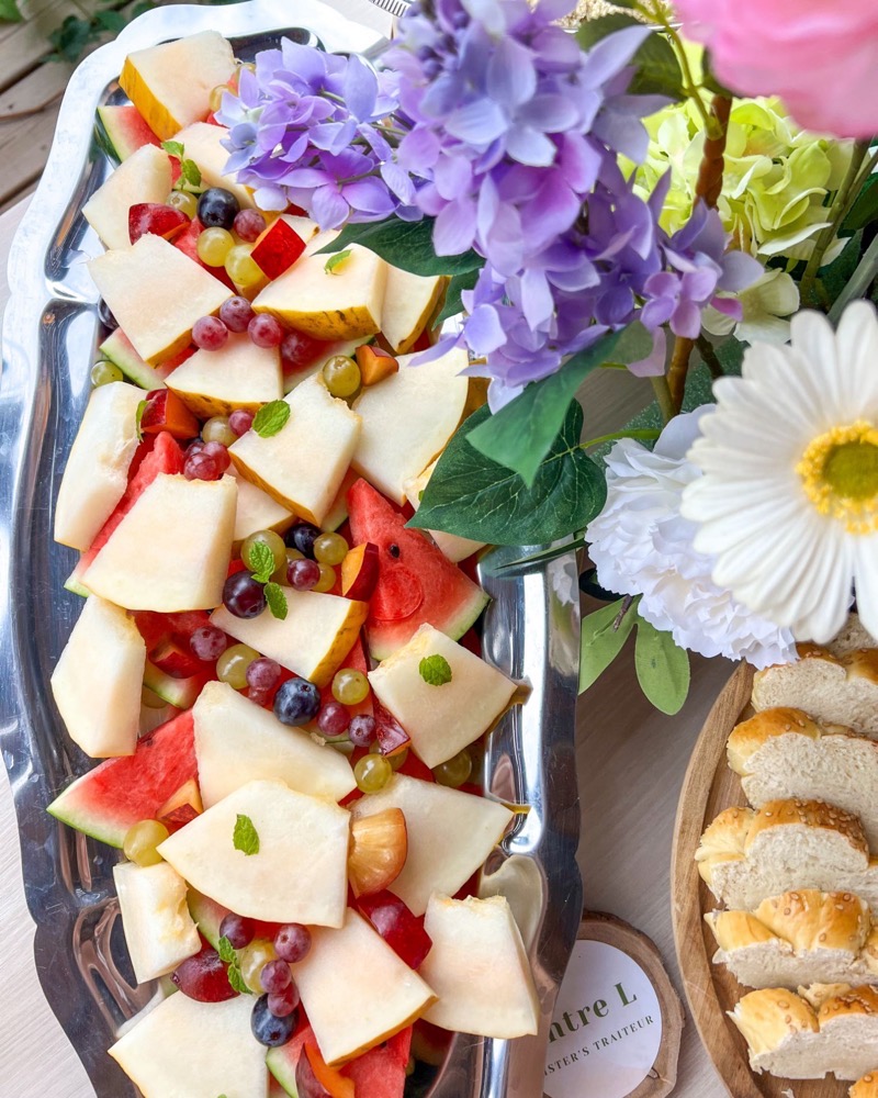 Assortiment de fruits frais BIO de saison maison, buffet Le Déjeuner Entre L à Aix-en-Provence