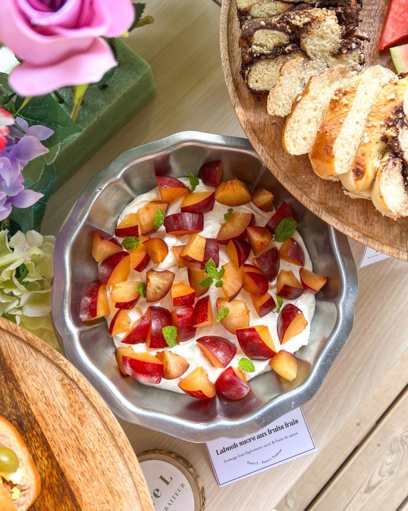 Labneh sucré aux fruits frais maison, buffet Le Déjeuner Entre L à Aix-en-Provence