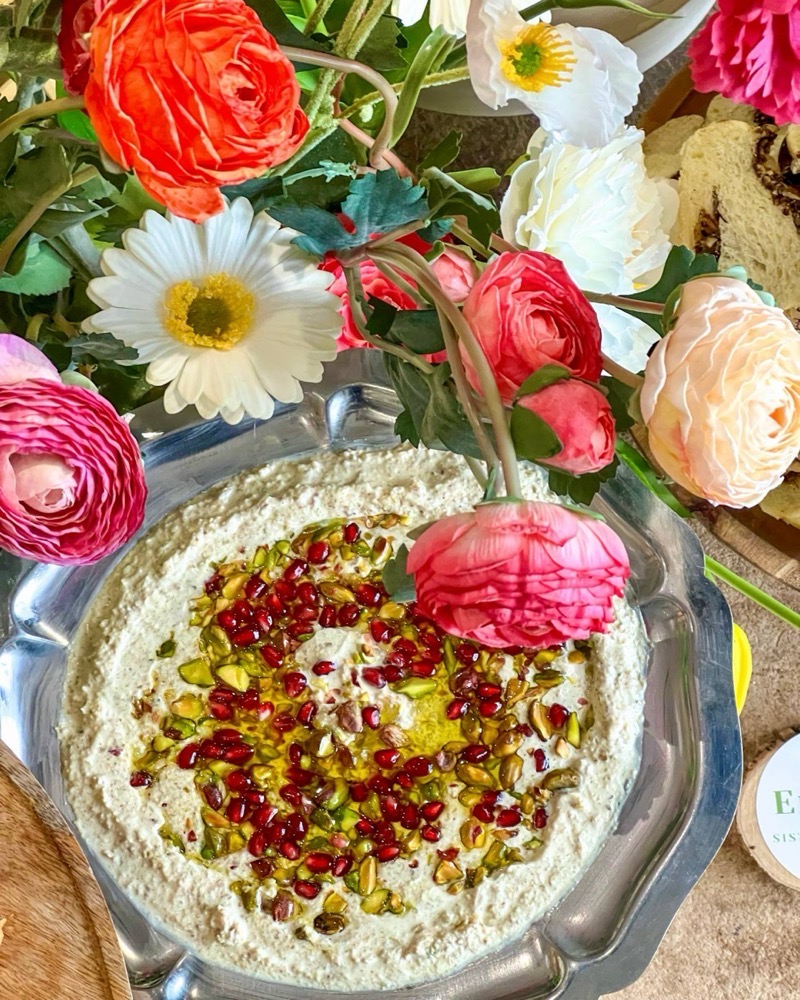 Crème de fêta onctueuse aux pistaches torréfiées maison, buffet Le Signature Entre L à Aix-en-Provence